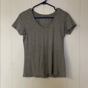 Plain gray t shirt